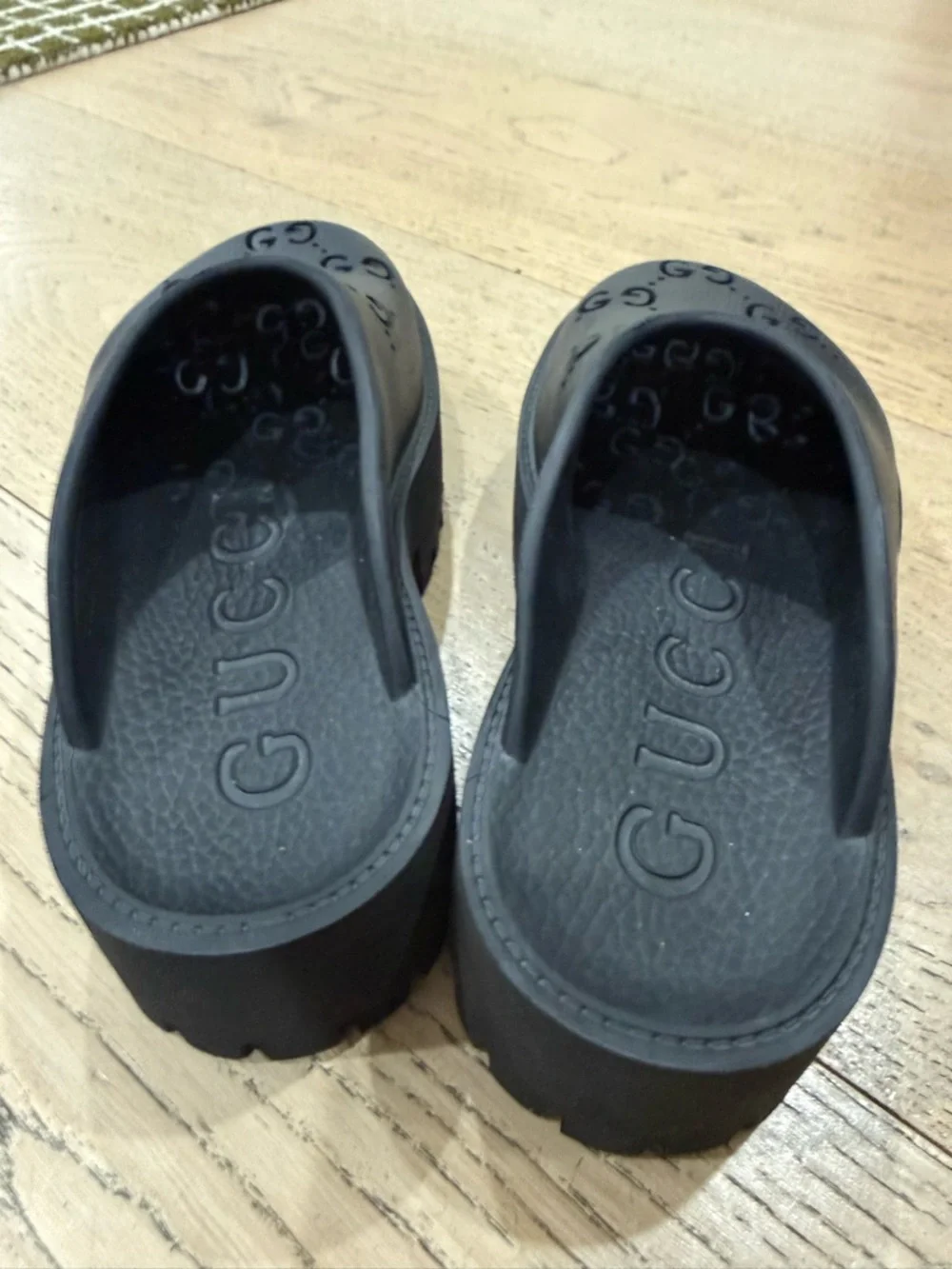 Gucci Black Unisex GG Perforated Slip-On Clogs - Picture 3 of 5